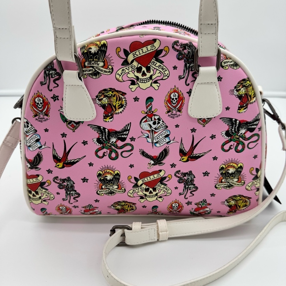 Ed Hardy Tattoo Women’s Skull & Roses Print Pink WeekenderCrossbodyShoulder Bag - Picture 2 of 13